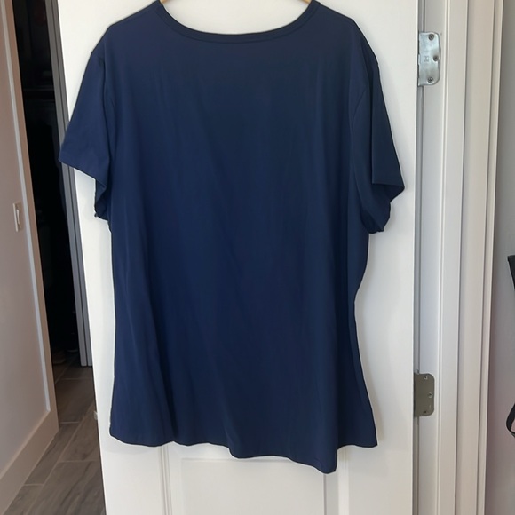 Disney Women’s Tshirt Mickey/Minnie Riviera NWOT - Picture 3 of 4